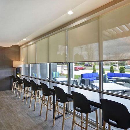 Home2 Suites By Hilton Grand Rapids North Walker Exterior photo
