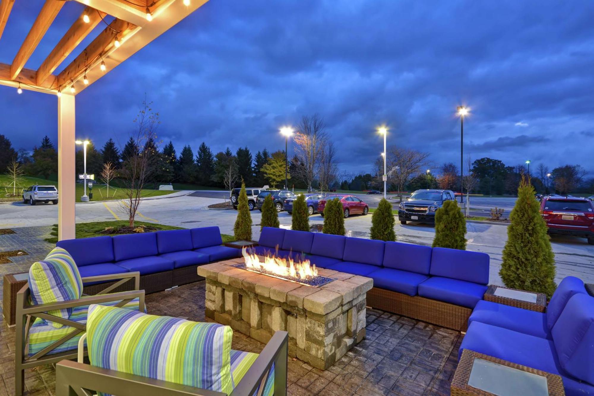 Home2 Suites By Hilton Grand Rapids North Walker Exterior photo