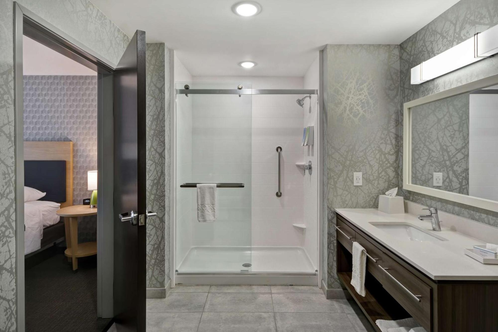 Home2 Suites By Hilton Grand Rapids North Walker Exterior photo